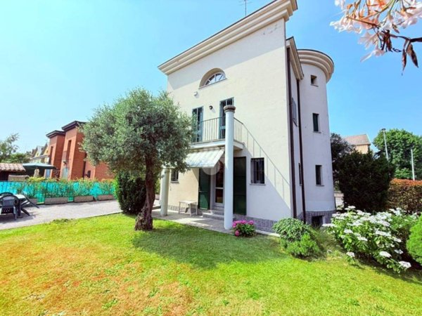 casa indipendente in vendita a Bollate