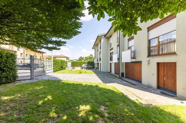 casa indipendente in vendita a Bollate