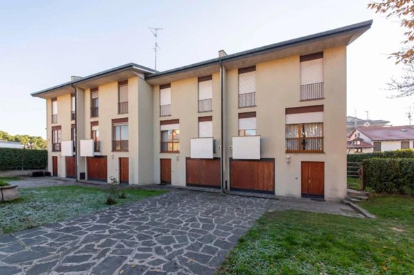 casa indipendente in vendita a Bollate