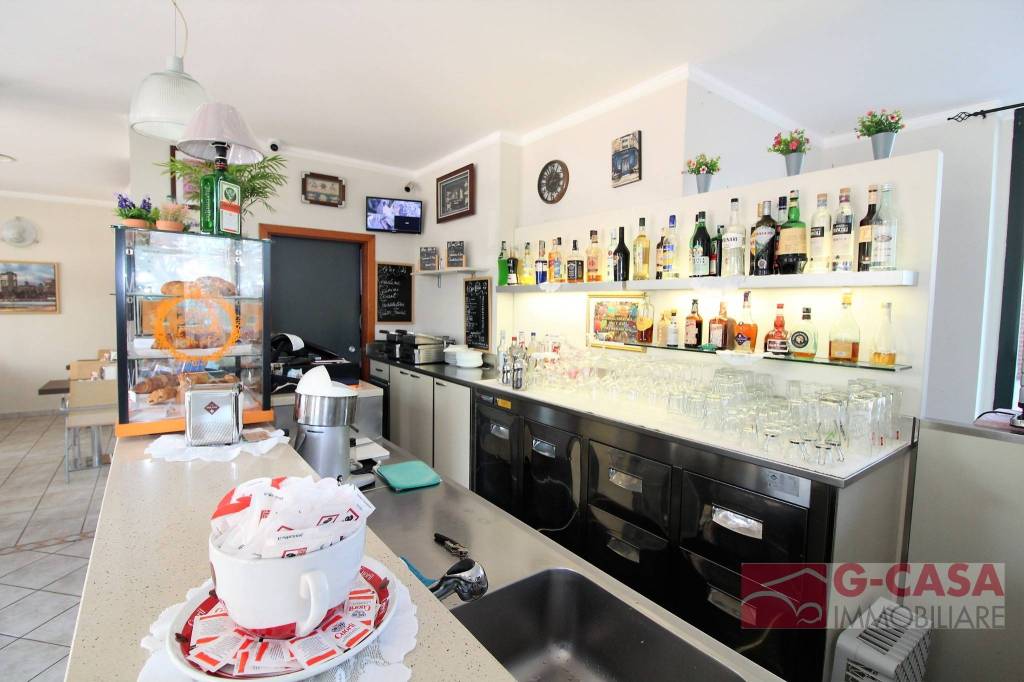 negozio in vendita a Bollate