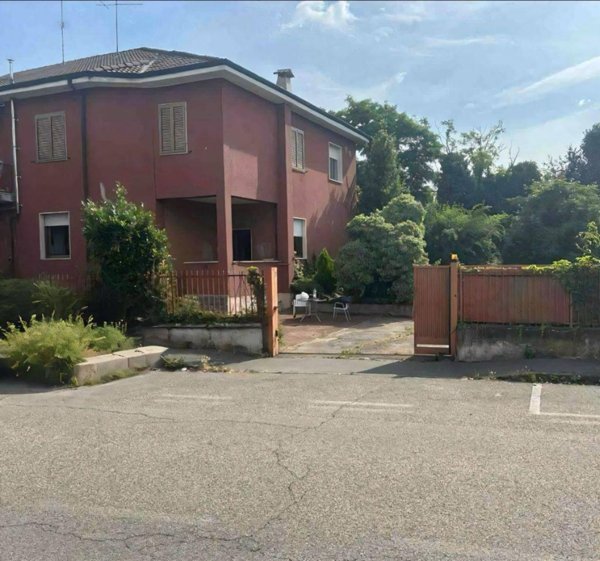 casa indipendente in vendita a Bollate