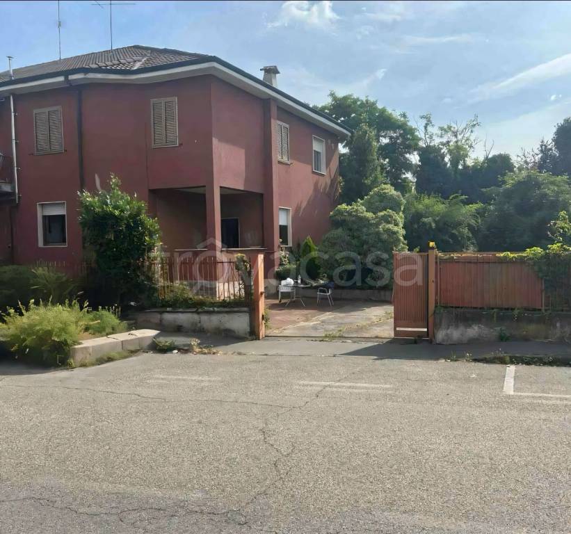casa indipendente in vendita a Bollate