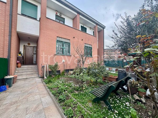 casa indipendente in vendita a Bollate