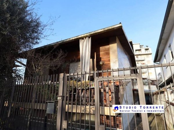 casa indipendente in vendita a Bollate in zona Castellazzo