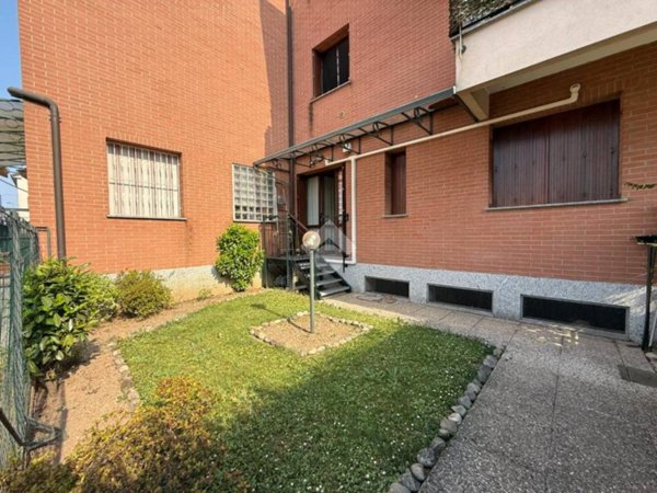 appartamento in vendita a Bollate in zona Cassina Nuova