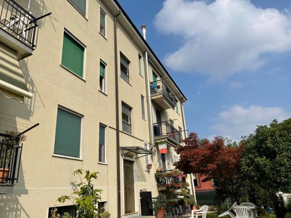 appartamento in vendita a Bollate in zona Cassina Nuova