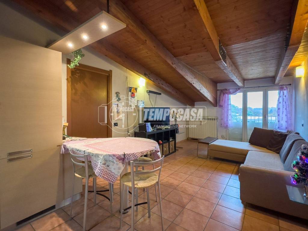 appartamento in vendita a Bollate in zona Cassina Nuova