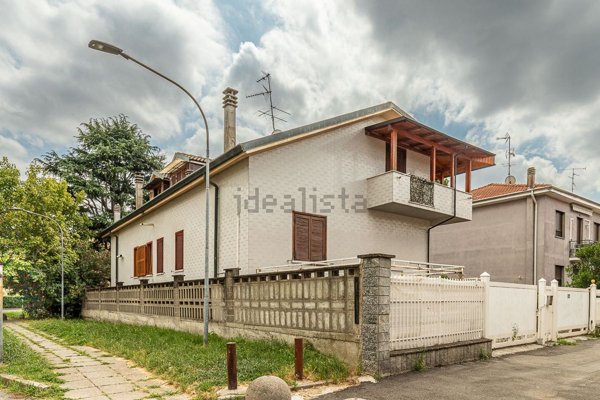 casa indipendente in vendita a Bollate