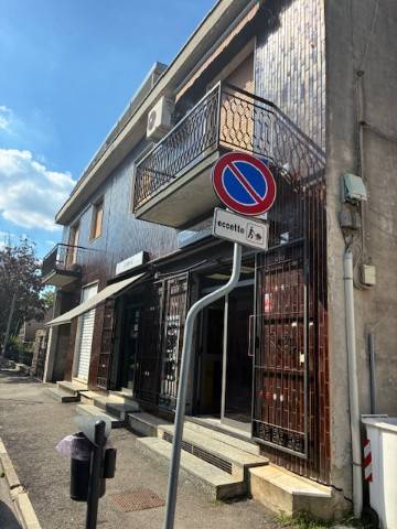 negozio in vendita a Bollate in zona Cassina Nuova