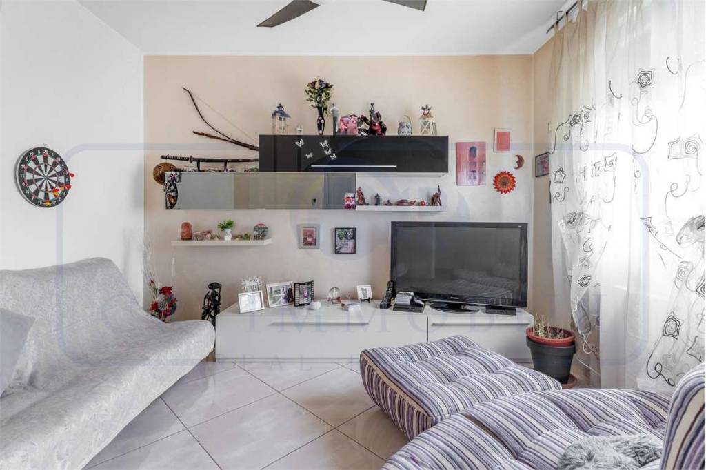 appartamento in vendita a Bollate in zona Cassina Nuova