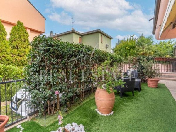 casa indipendente in vendita a Bollate