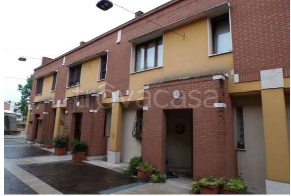 casa indipendente in vendita a Bollate
