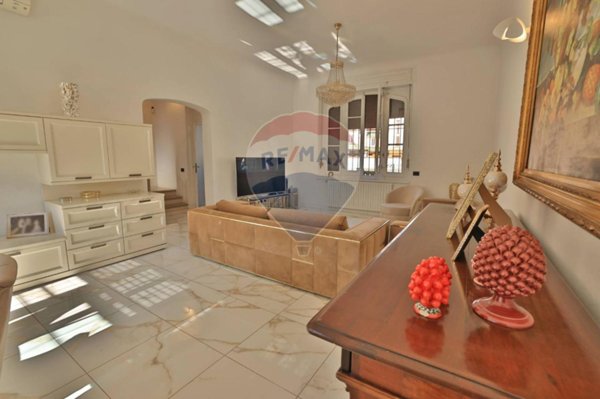 casa indipendente in vendita a Bollate