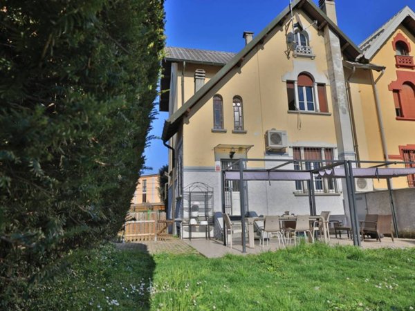 casa indipendente in vendita a Bollate in zona Ospiate