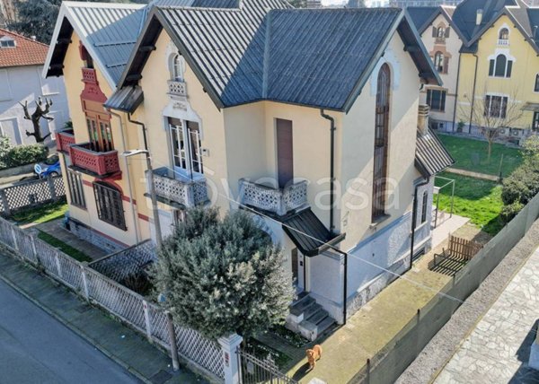 casa indipendente in vendita a Bollate in zona Ospiate