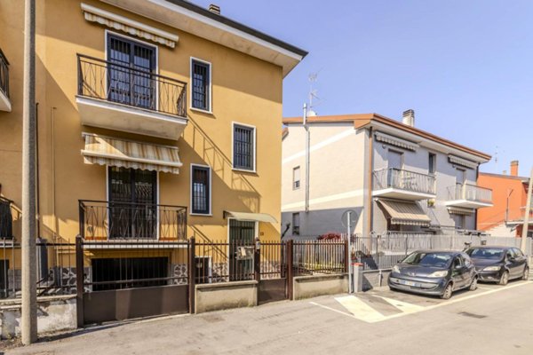 casa indipendente in vendita a Bollate