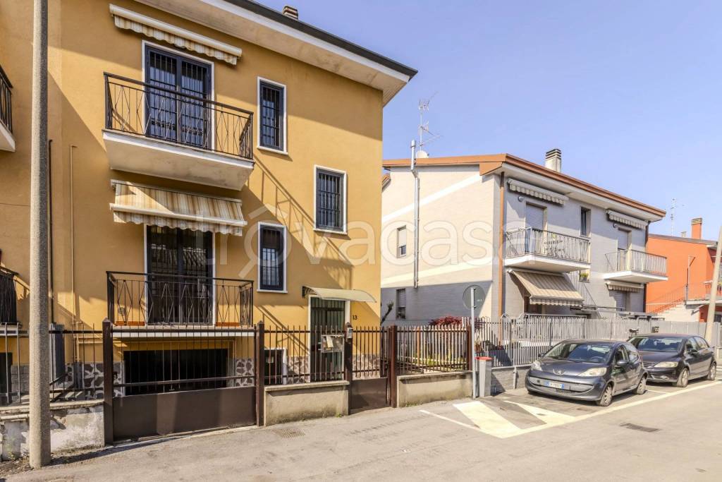 casa indipendente in vendita a Bollate