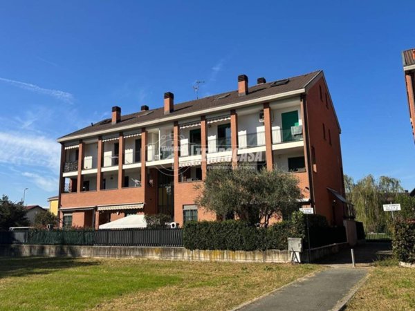 appartamento in vendita a Bollate in zona Cassina Nuova