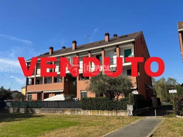 appartamento in vendita a Bollate in zona Cassina Nuova