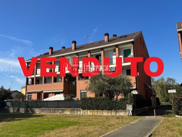 appartamento in vendita a Bollate in zona Cassina Nuova