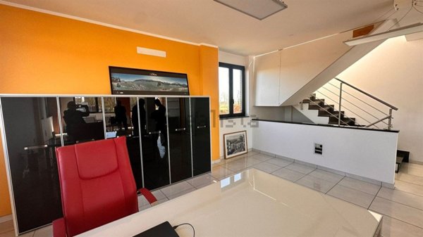 capannone in vendita a Bollate in zona Cassina Nuova