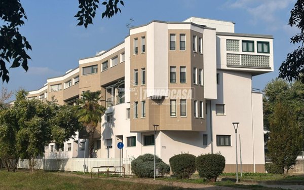 appartamento in vendita a Bollate in zona Cassina Nuova