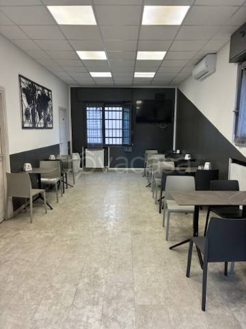 negozio in vendita a Bollate