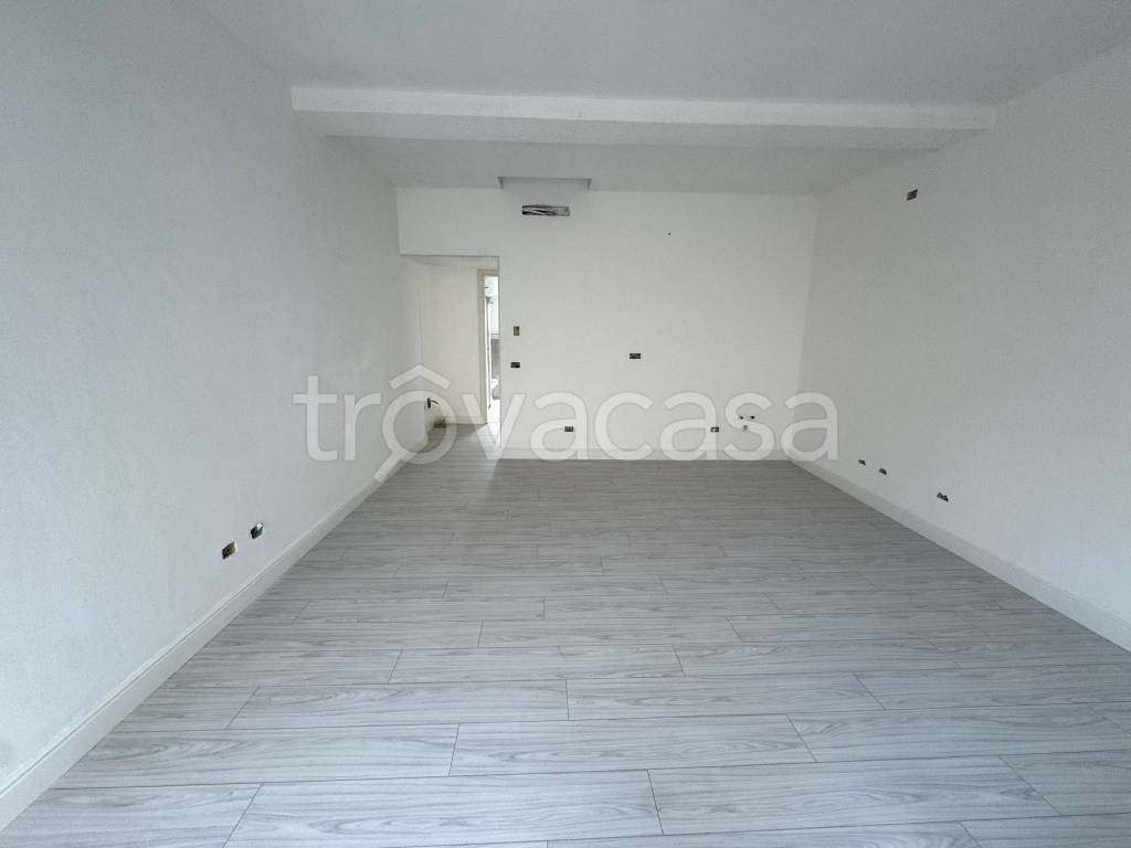 appartamento in vendita a Bollate in zona Cassina Nuova