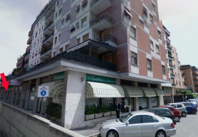 negozio in vendita a Bollate