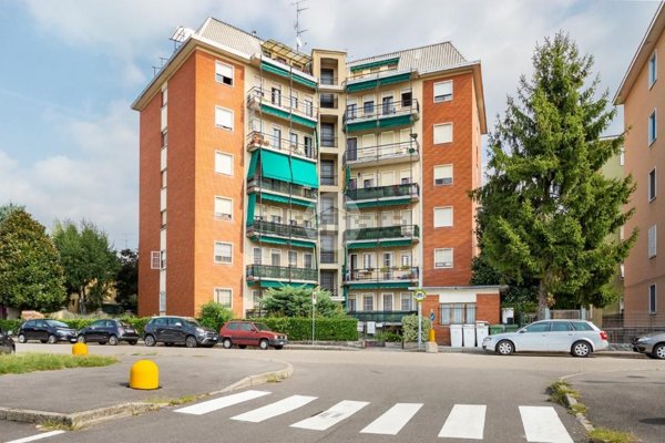 appartamento in vendita a Bollate in zona Cassina Nuova