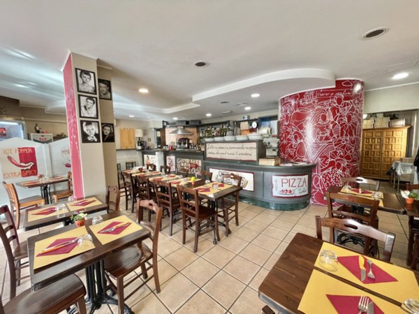 negozio in vendita a Bollate