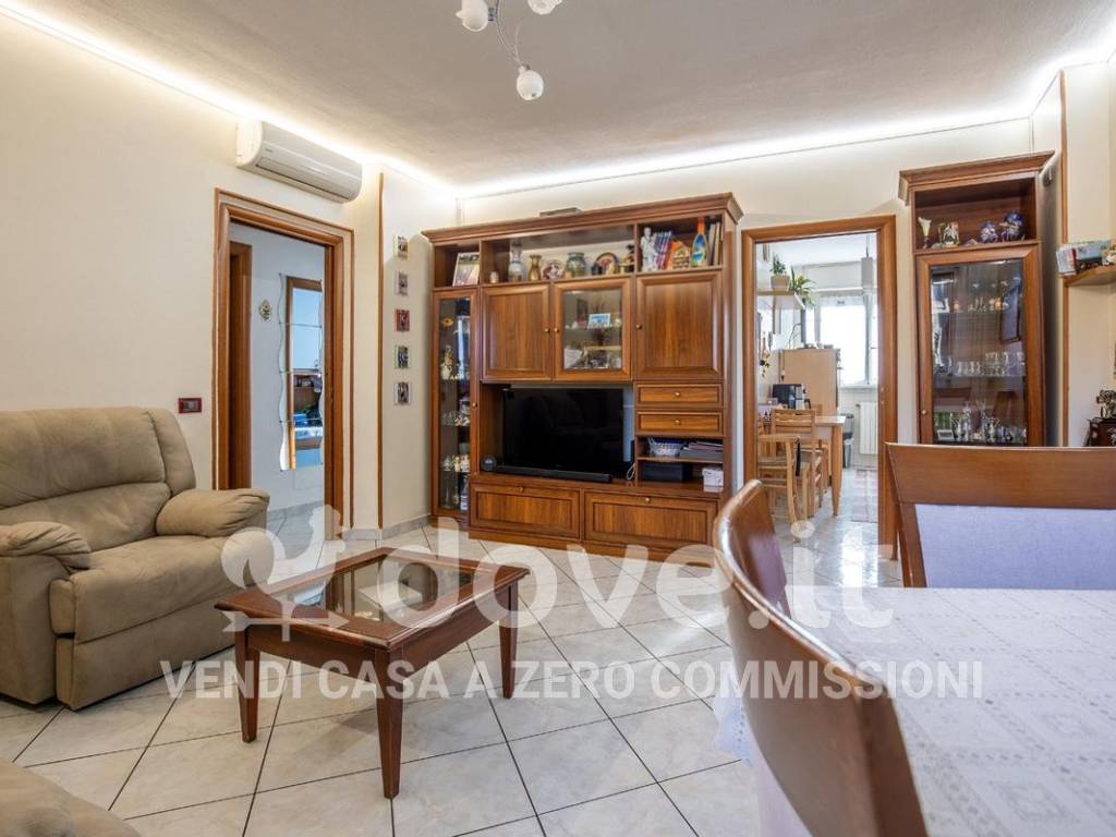 appartamento in vendita a Bollate in zona Cassina Nuova