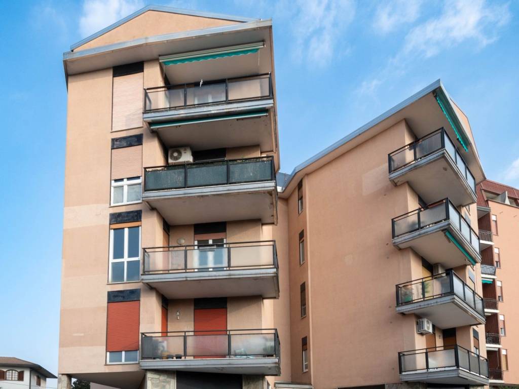 appartamento in vendita a Bollate in zona Ospiate