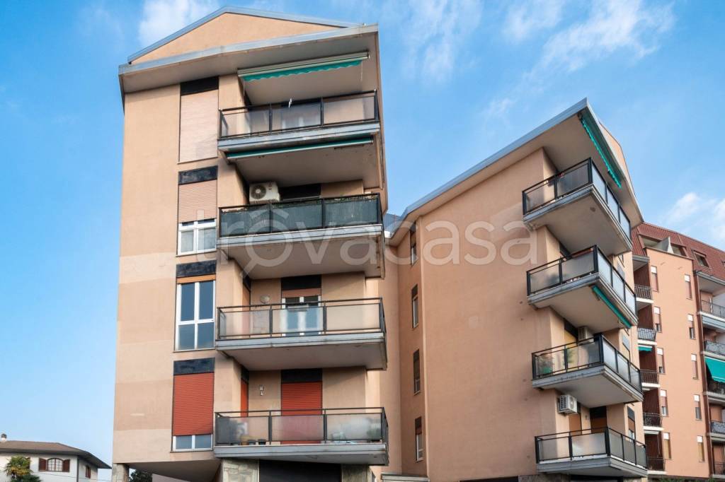 appartamento in vendita a Bollate in zona Ospiate