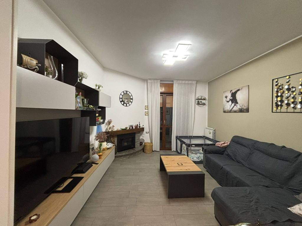 appartamento in vendita a Bollate in zona Cassina Nuova