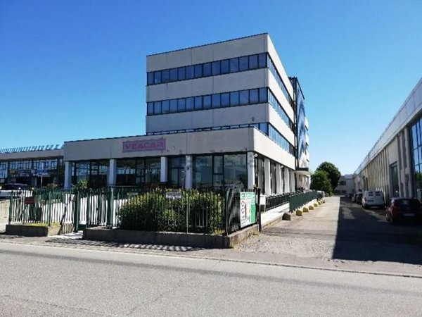 ufficio in vendita a Bollate