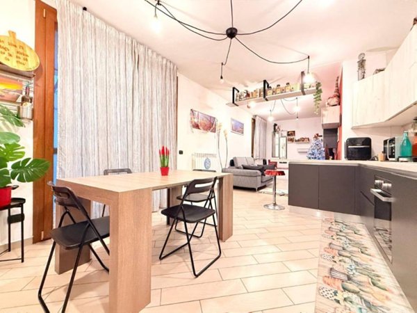 appartamento in vendita a Bollate in zona Cassina Nuova