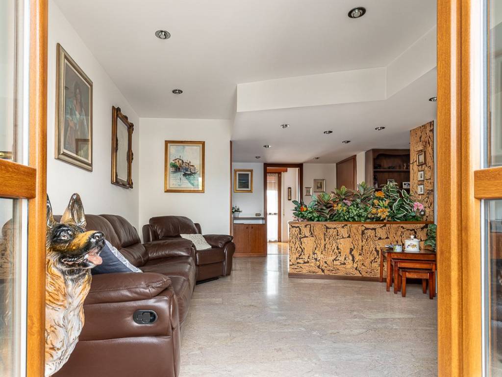 appartamento in vendita a Bollate in zona Cassina Nuova