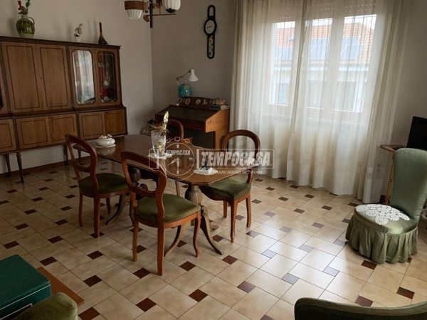 appartamento in vendita a Bollate in zona Cassina Nuova