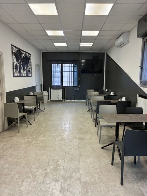 negozio in vendita a Bollate