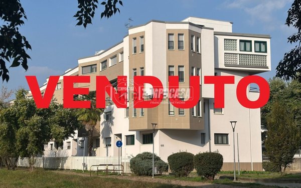 appartamento in vendita a Bollate in zona Cassina Nuova