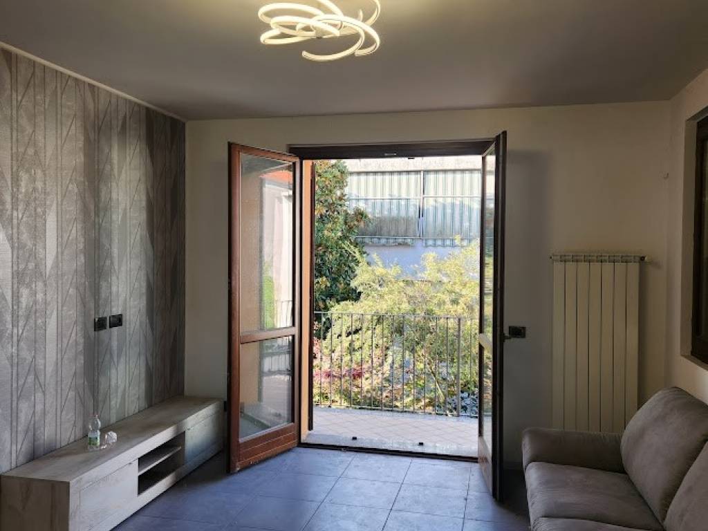 appartamento in vendita a Bollate in zona Cassina Nuova