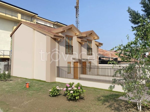 casa indipendente in vendita a Bollate in zona Cassina Nuova