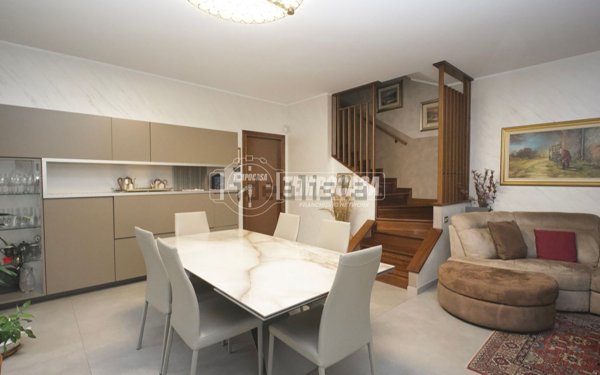 casa indipendente in vendita a Bollate in zona Cassina Nuova