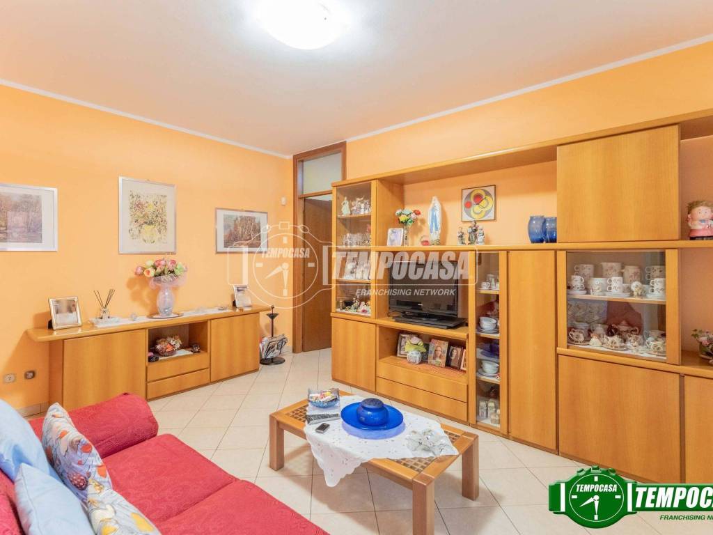 appartamento in vendita a Bollate in zona Ospiate
