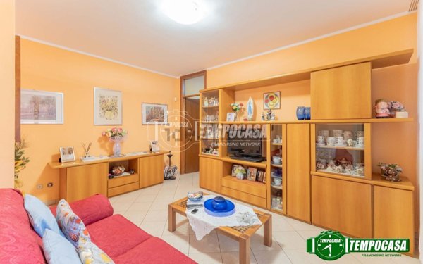 appartamento in vendita a Bollate in zona Ospiate
