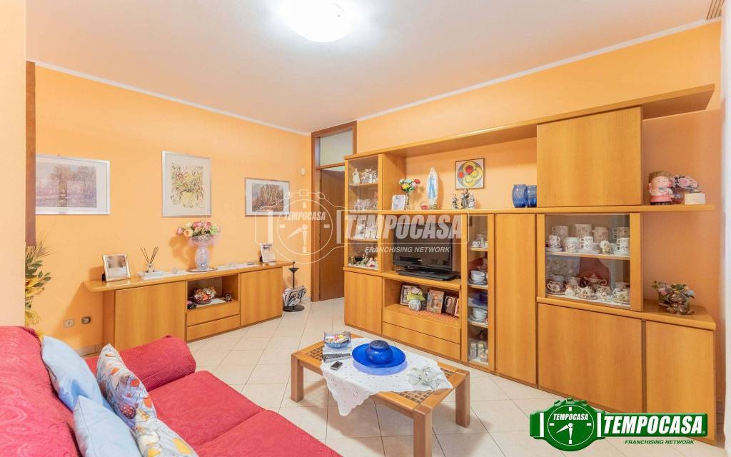 appartamento in vendita a Bollate in zona Ospiate