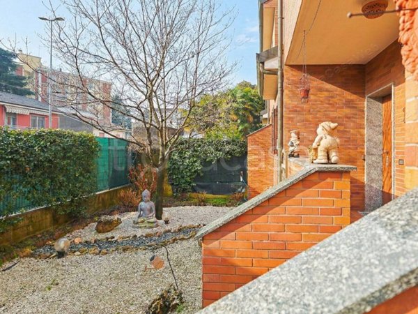 casa indipendente in vendita a Bollate