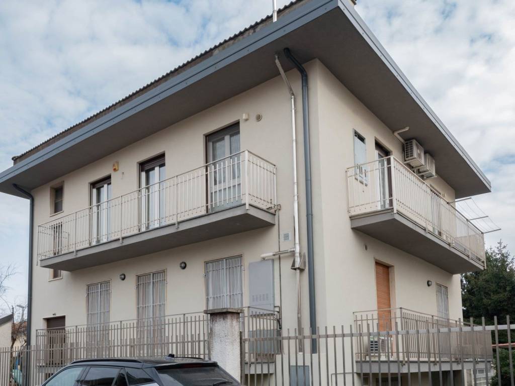 casa indipendente in vendita a Bollate