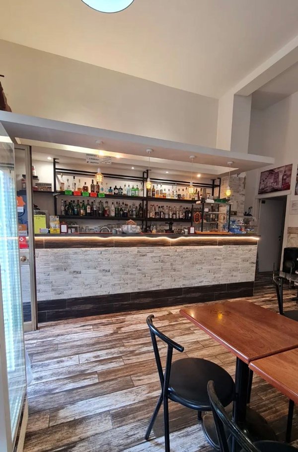 negozio in vendita a Bollate